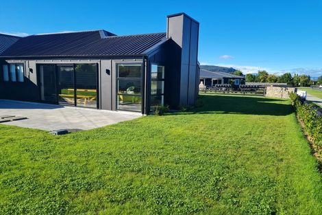 Photo of property in 1 Larches Lane, Kinloch, 3377