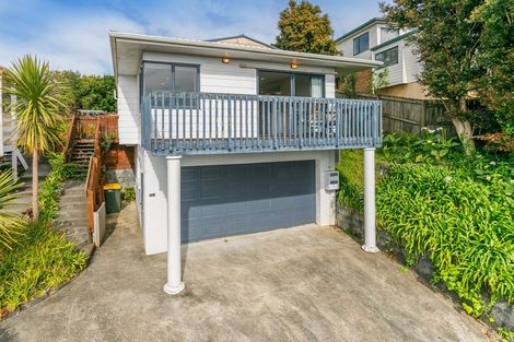 Photo of property in 1/52 Agincourt Street, Glenfield, Auckland, 0629