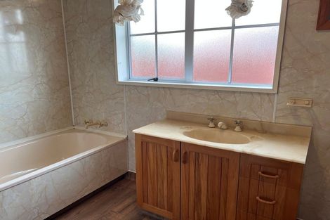 Photo of property in 18 Geraldo Place, Russley, Christchurch, 8042