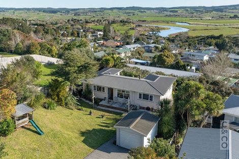 Photo of property in 67 Garfield Road, Helensville, 0800