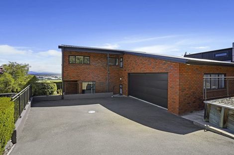 Photo of property in 11 Hilltop Lane, Mount Pleasant, Christchurch, 8081
