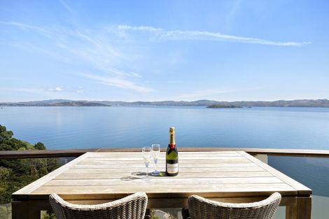 Photo of property in 55 Ferry Road, Days Bay, Lower Hutt, 5013