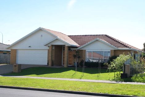 Photo of property in 61 Tarnica Road, Northpark, Auckland, 2013