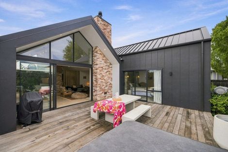 Photo of property in 225 Springfield Road, St Albans, Christchurch, 8014