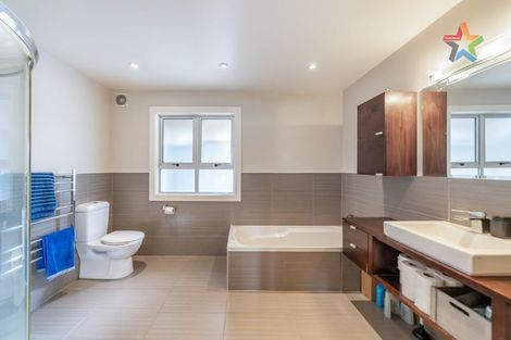 Photo of property in 94 Normandale Road, Normandale, Lower Hutt, 5010