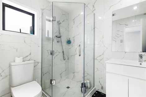 Photo of property in 8a Clearview Heights, Ranui, Auckland, 0612