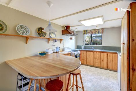 Photo of property in 8 Dickson Street, Macandrew Bay, Dunedin, 9014