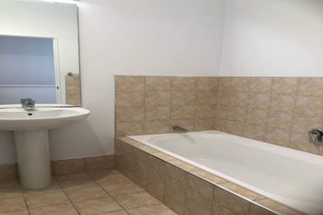 Photo of property in 4/44 Carlos Drive, Flat Bush, Auckland, 2016