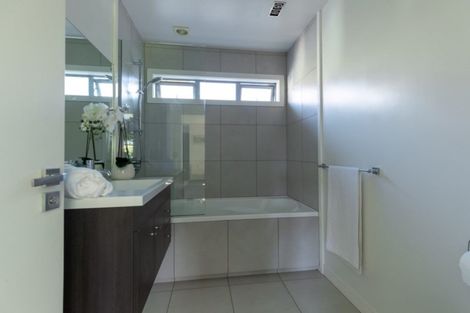 Photo of property in 4 Mcivor Lane, Lake Hayes, Queenstown, 9304