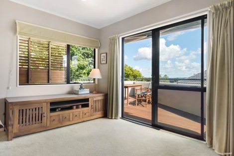Photo of property in 2/4 Mercury Lane, Windsor Park, Auckland, 0632