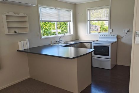 Photo of property in 2/3 Ian Place, Glendene, Auckland, 0602