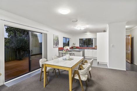Photo of property in 10 Bokeen Lane, Flat Bush, Auckland, 2019
