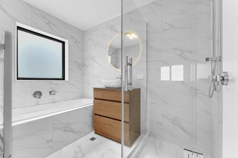 Photo of property in 137 Grove Road, Papakura, 2110