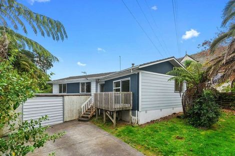 Photo of property in 104 Kemp Road, Massey, Auckland, 0614
