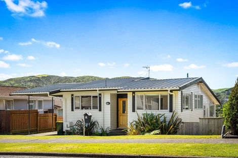 Photo of property in 18 Greenwich Grove, Stokes Valley, Lower Hutt, 5019