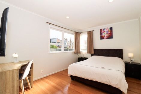 Photo of property in 6 Swan Crescent, Pakuranga, Auckland, 2010