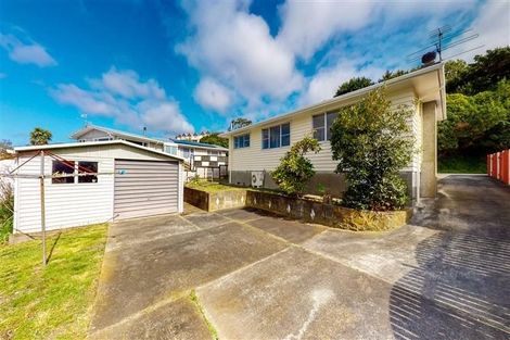 Photo of property in 68 Akaroa Drive, Maupuia, Wellington, 6022