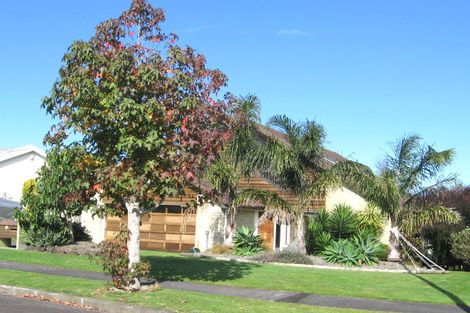 Photo of property in 8 Sharples Place, Somerville, Auckland, 2014