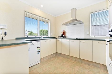 Photo of property in 37 Nottingham Drive, Hamilton East, Hamilton, 3216