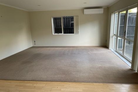 Photo of property in 28 Maypark Crescent, Flat Bush, Auckland, 2016