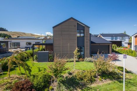 Photo of property in 4 Kapuka Lane, Wanaka, 9305