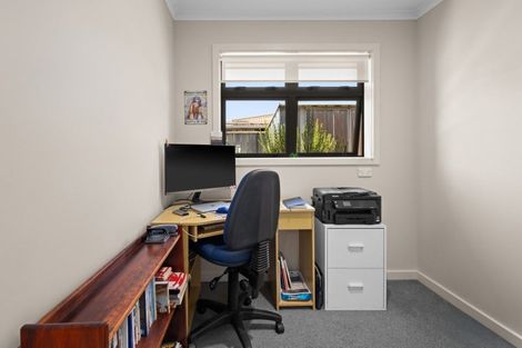 Photo of property in 4b Read Crescent, Clive, 4102