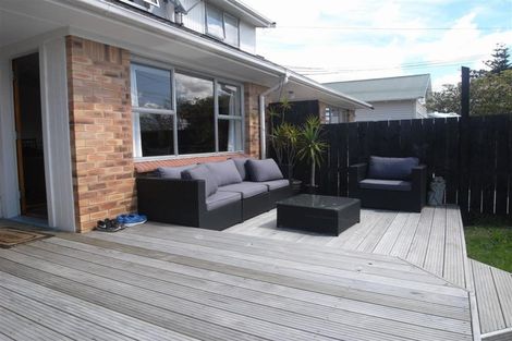 Photo of property in 2/5 Powell Street, Avondale, Auckland, 1026