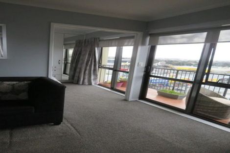 Photo of property in The Rennaissance, 12k/18 Ronwood Avenue, Manukau, Auckland, 2104