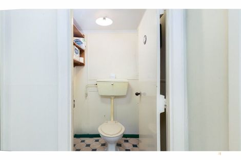 Photo of property in 70 Rhodes Street, Waimate, 7924