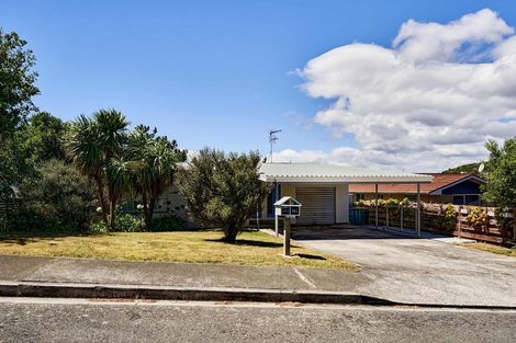 Photo of property in 99 Kahu Road, Paremata, Porirua, 5024