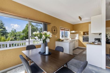 Photo of property in 96 Opanuku Road, Henderson Valley, Auckland, 0612