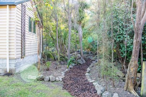 Photo of property in 13 Kowhai Grove, Akaroa, 7520