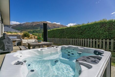 Photo of property in 12 Paradise Place, Lake Hawea, Wanaka, 9382