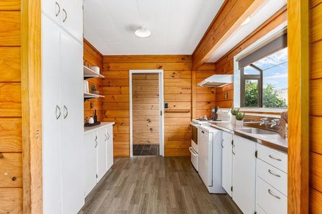 Photo of property in 47 Albatross Close, Whitby, Porirua, 5024