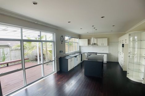 Photo of property in 1 Kenley Heights, Flat Bush, Auckland, 2016