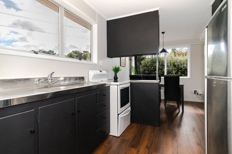 Photo of property in 6 Cherry Tree Place, Massey, Auckland, 0614