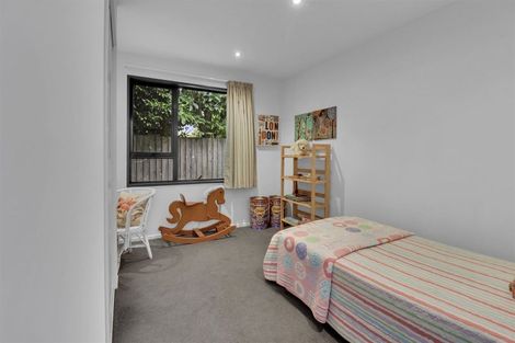 Photo of property in 9 Brockhall Lane, Avonhead, Christchurch, 8042