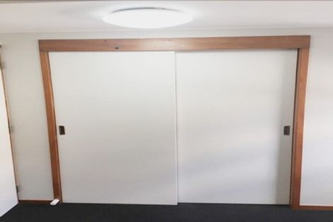 Photo of property in 6 Peach Road, Glenfield, Auckland, 0629