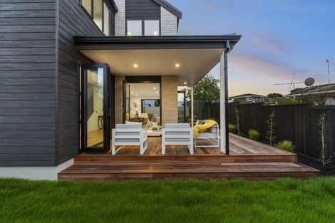 Photo of property in 1 The Crest, Sunnyhills, 2010