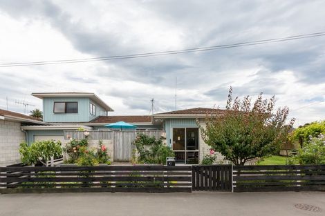 Photo of property in 17 Puketapu Road, Taradale, Napier, 4112