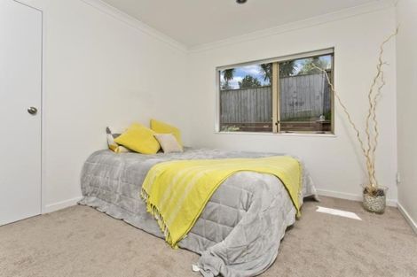 Photo of property in 55 Helleur Road, Massey, Auckland, 0614
