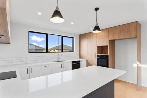 Photo of property in 39 Mehrtens Crescent, Woodend, 7691