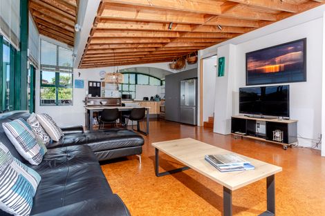 Photo of property in 6 Gannet Point, Rothesay Bay, Auckland, 0630