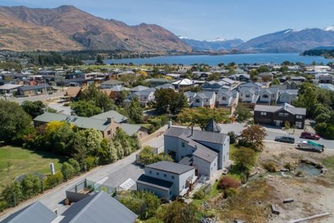 Photo of property in 22 Tenby Street, Wanaka, 9305