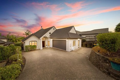 Photo of property in 25 Brooke Ridge Rise, East Tamaki Heights, Auckland, 2016