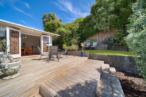 Photo of property in 96 Easther Crescent, Kew, Dunedin, 9012