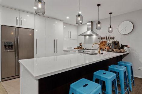 Photo of property in 6a Handley Avenue, Narrow Neck, Auckland, 0624