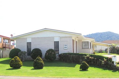 Photo of property in 31 Tawavale Street, Pukehangi, Rotorua, 3015