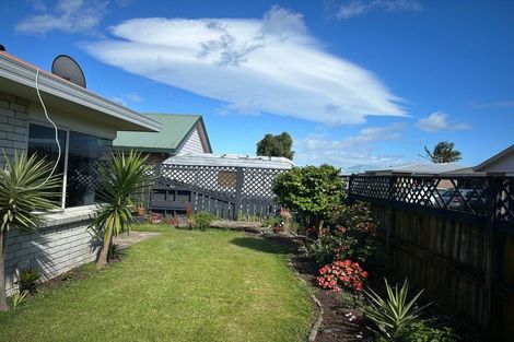 Photo of property in 90 Evans Road, Papamoa Beach, Papamoa, 3118