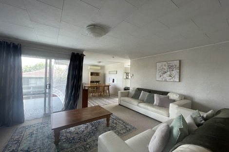 Photo of property in 8 Pahi Place, West Harbour, Auckland, 0618